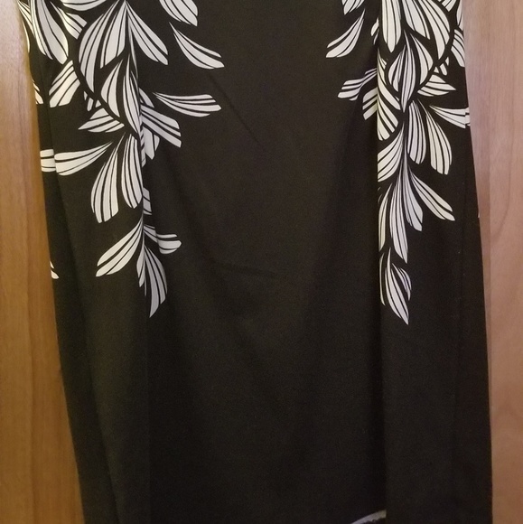 Dress - Picture 4 of 6